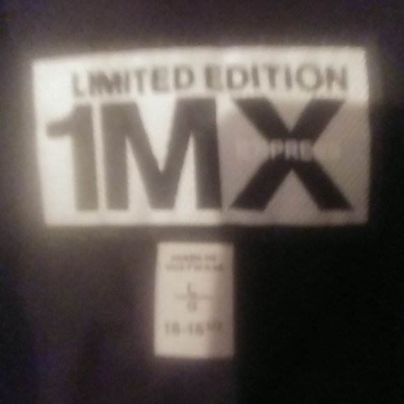 Button up - Picture 2 of 2